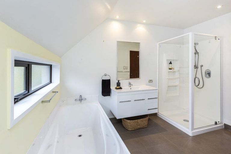 Photo of property in 21 Dunrobin Place, Avonhead, Christchurch, 8042