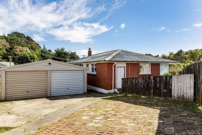 Photo of property in 28 Durham Street, Cannons Creek, Porirua, 5024