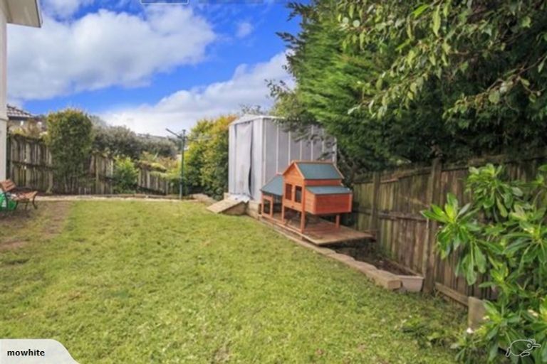 Photo of property in 16 Bluebird Crescent, Unsworth Heights, Auckland, 0632