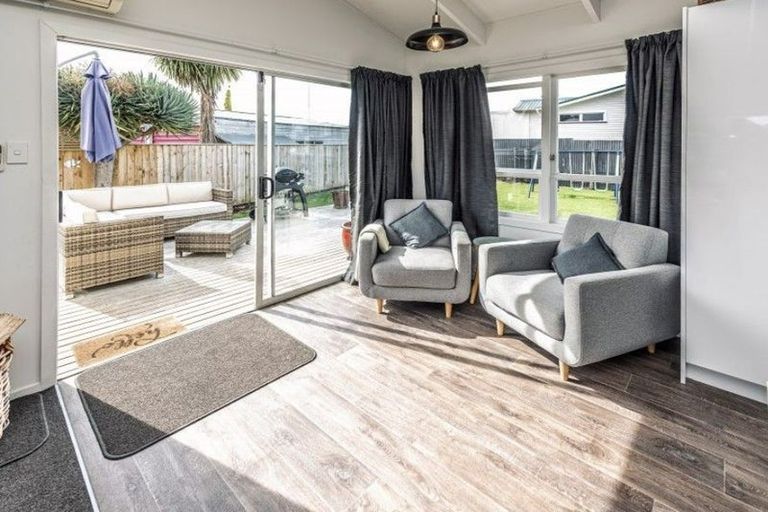 Photo of property in 8a Kings Avenue, Gonville, Whanganui, 4501