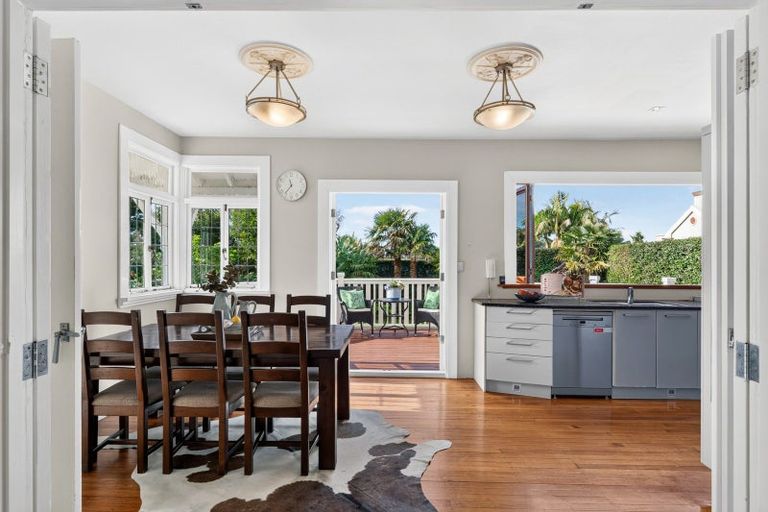 Photo of property in 207 Hurstmere Road, Takapuna, Auckland, 0622