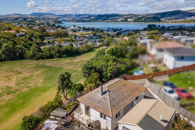 Photo of property in 34 Takapuwahia Drive, Takapuwahia, Porirua, 5022