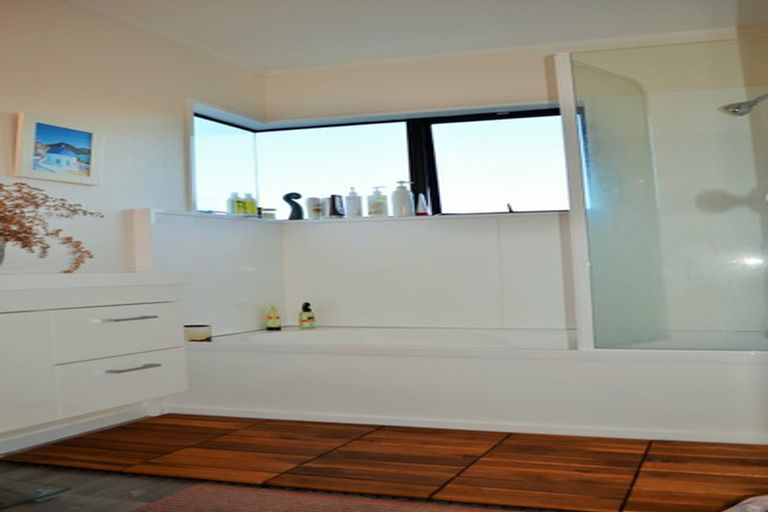 Photo of property in 127a Otumoetai Road, Brookfield, Tauranga, 3110