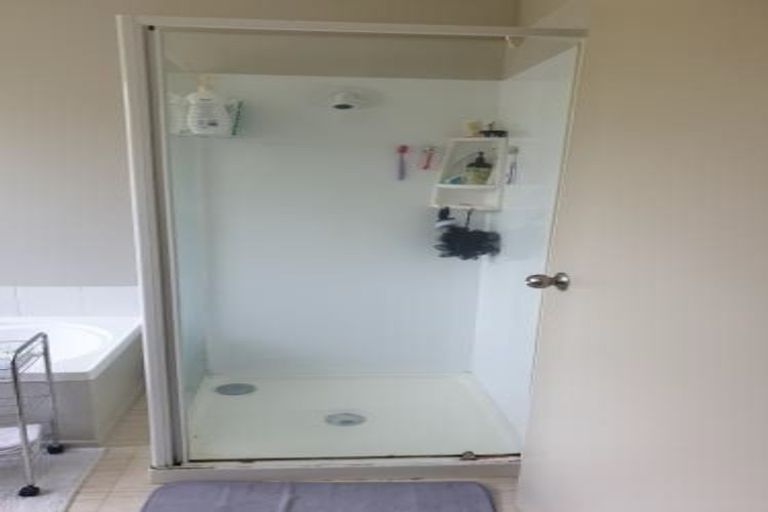 Photo of property in 8 Josie Lane, Manurewa, Auckland, 2102