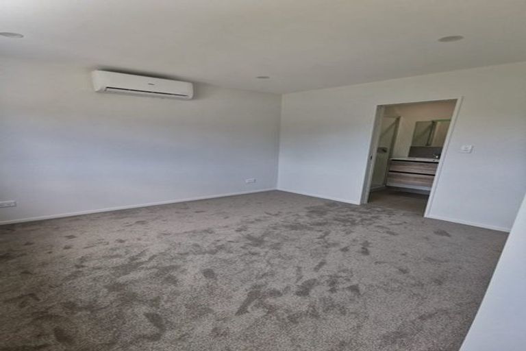 Photo of property in 11a Regency Place, Sunnynook, Auckland, 0632