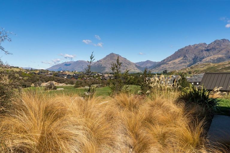 Photo of property in 8 Falconer Rise, Jacks Point, Queenstown, 9371