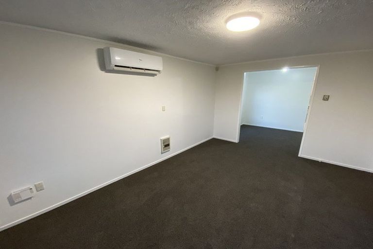 Photo of property in 17 Brougham Place, West Harbour, Auckland, 0618