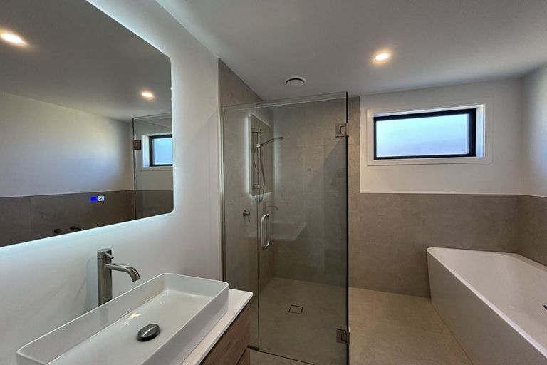 Photo of property in 15 Rowe Drive, Jacks Point, 9371