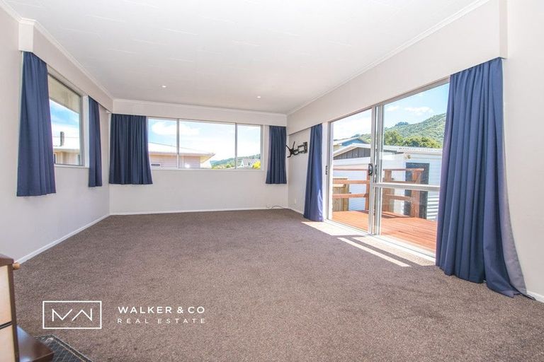Photo of property in 25 California Drive, Totara Park, Upper Hutt, 5018