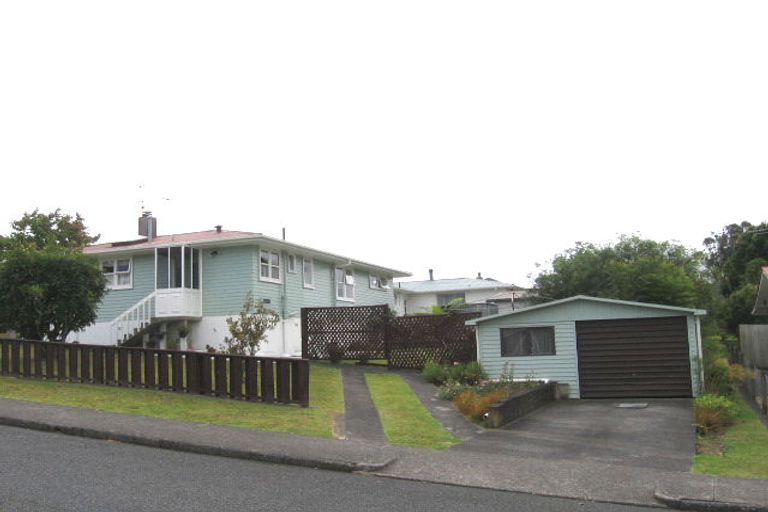 Photo of property in 13 Melba Street, Beach Haven, Auckland, 0626