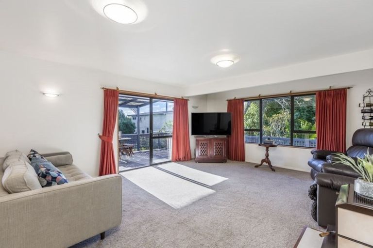 Photo of property in 14b Kaipatiki Road, Glenfield, Auckland, 0629