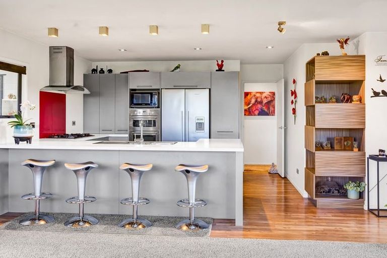 Photo of property in 114 Ackworth Road, Lepperton, New Plymouth, 4373