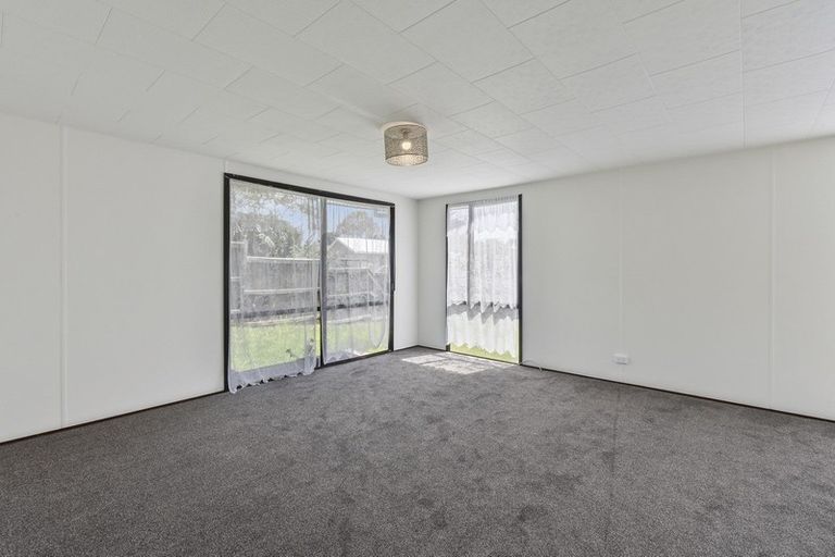 Photo of property in 2/8 Nearco Street, Randwick Park, Auckland, 2105
