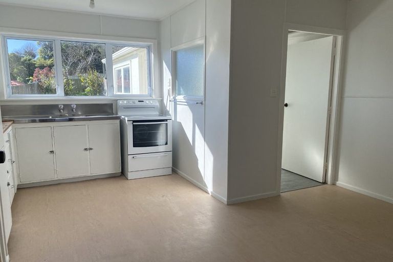 Photo of property in 1a-b Devon Place, Cannons Creek, Porirua, 5024