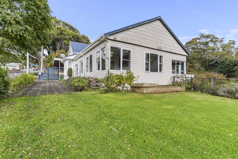 Photo of property in 28 Carrington Street, New Plymouth, 4310