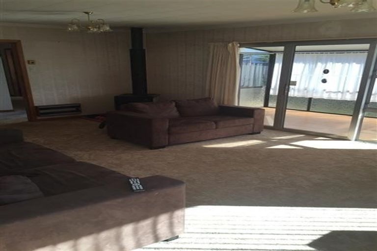 Photo of property in 13 Kowhai Street, Inglewood, 4330