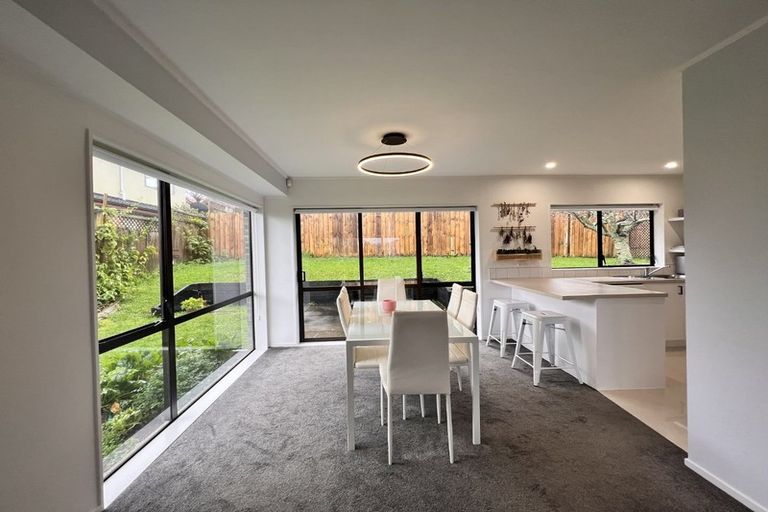 Photo of property in 3/51 Redoubt Road, Goodwood Heights, Auckland, 2105