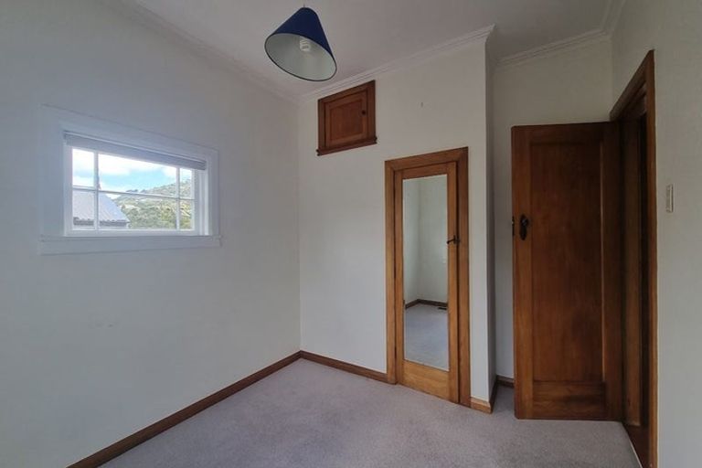 Photo of property in 41 Farm Road, Northland, Wellington, 6012
