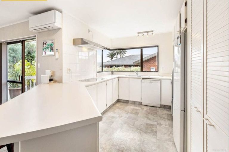 Photo of property in 1/132 Wellington Street, Pukekohe, 2120