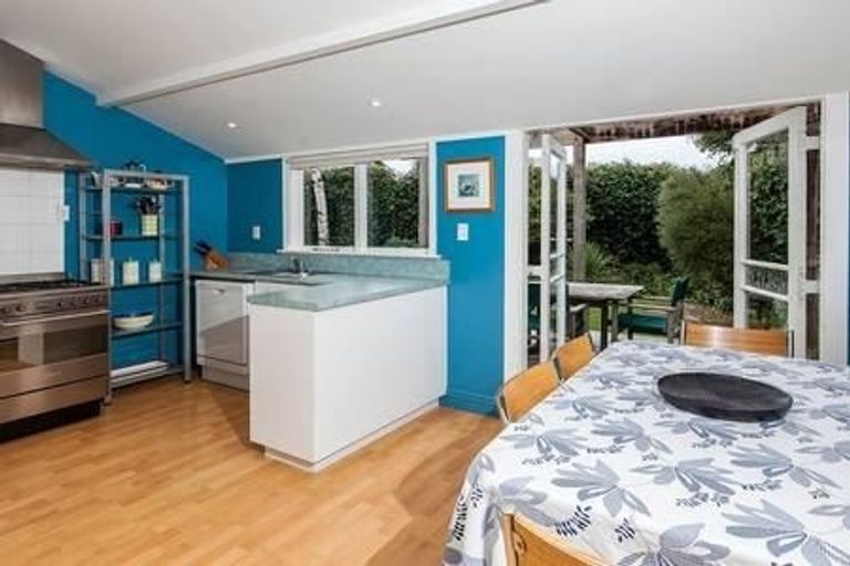 Photo of property in 126 Bristol Street, St Albans, Christchurch, 8014