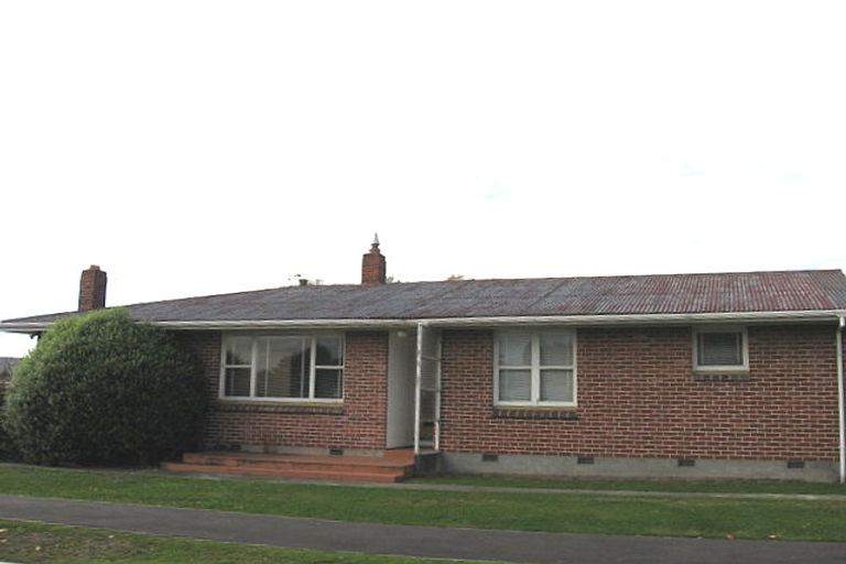 Photo of property in 10 La Perouse Place, Northcote, Christchurch, 8052