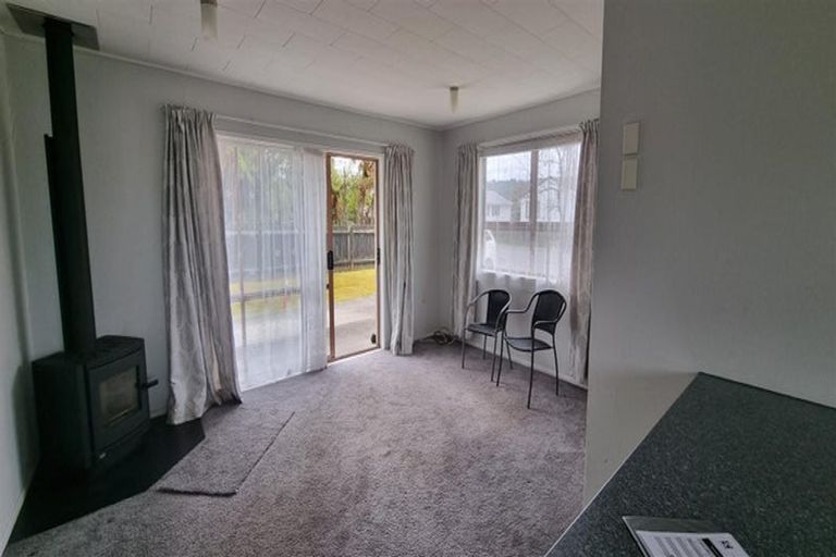 Photo of property in 8a Wyndham Road, Hannahs Bay, Rotorua, 3010