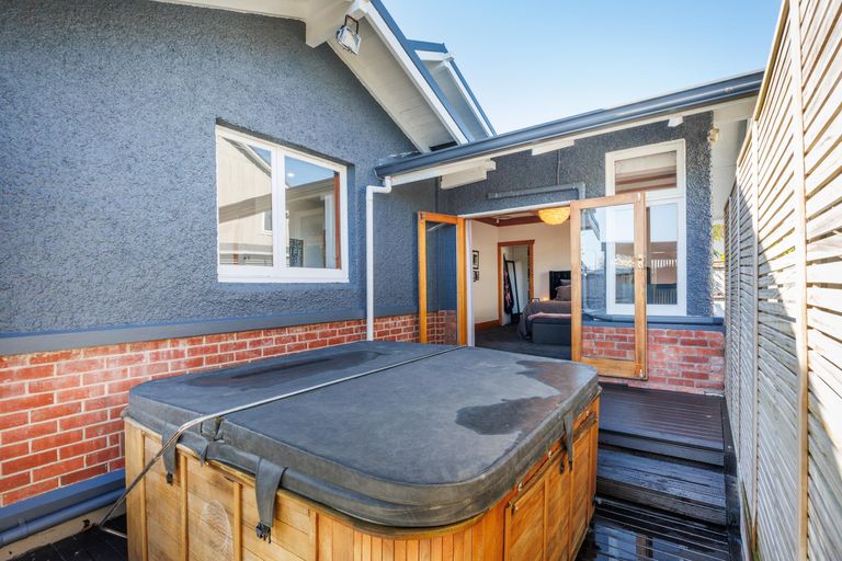 Photo of property in 116 Heretaunga Street, Palmerston North, 4414