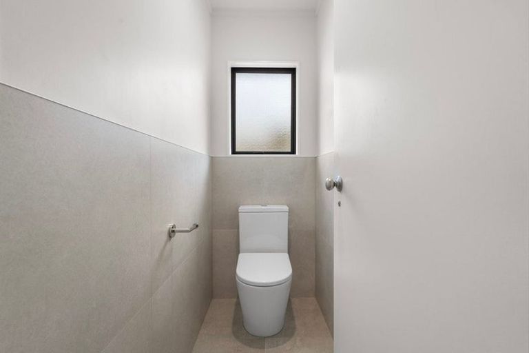 Photo of property in 1/6 Knott Road, Stanmore Bay, Whangaparaoa, 0932