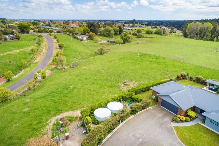 Photo of property in 31 Briarwood Road, Kelvin Grove, Palmerston North, 4470