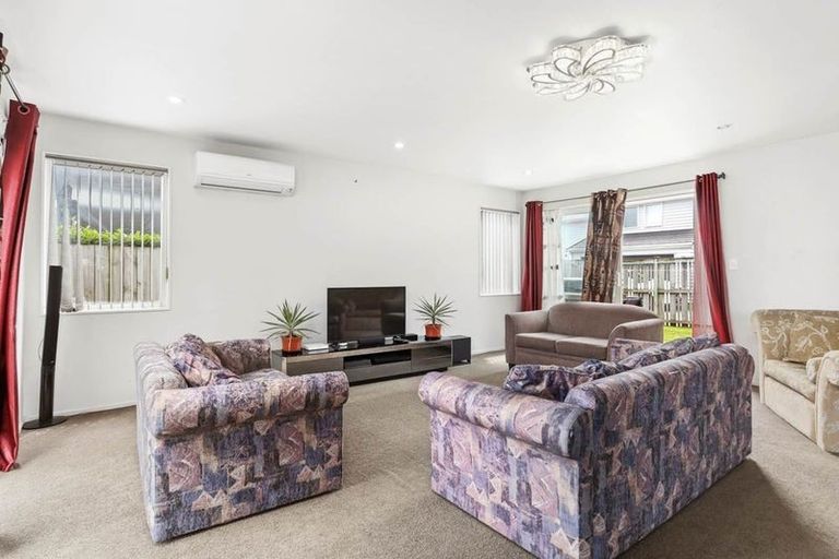Photo of property in 229 Porchester Road, Takanini, 2112