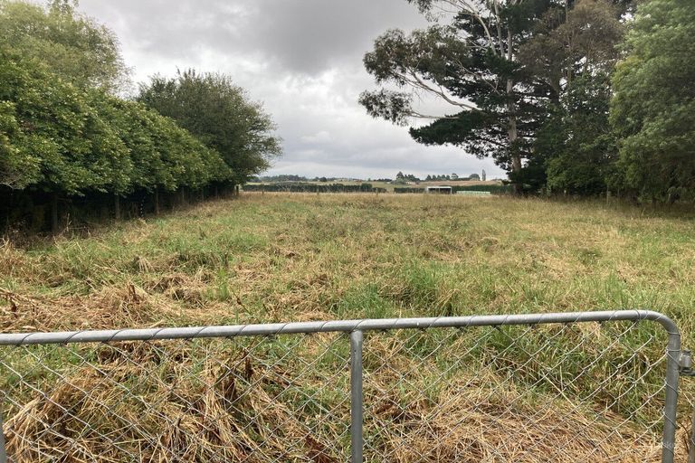 Photo of property in 52 Timaru Road, Waimate, 7924
