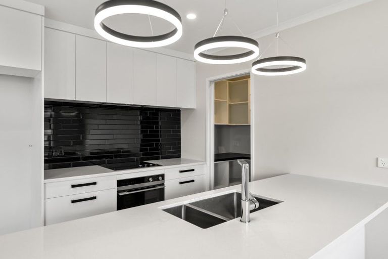 Photo of property in 21 Dame Nganeko Drive, Glenbrook, 2681