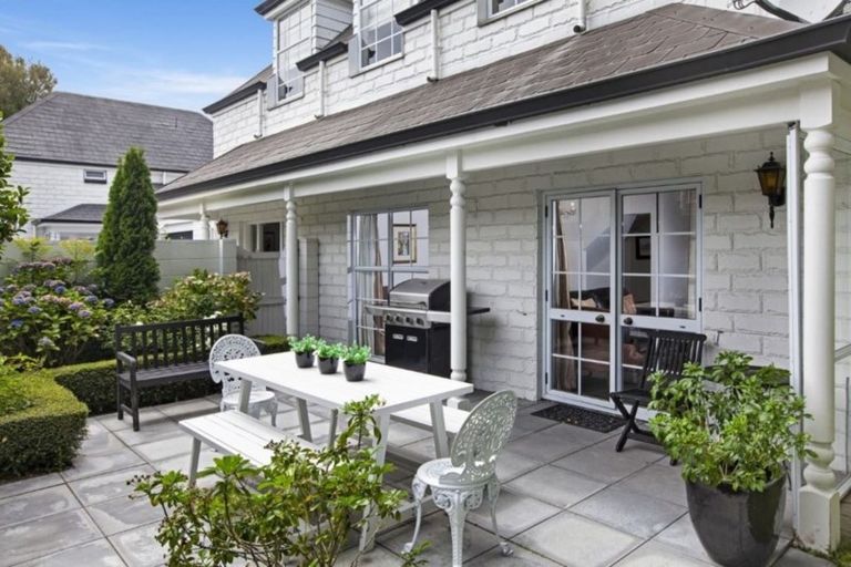 Photo of property in 1/244 Memorial Avenue, Burnside, Christchurch, 8053