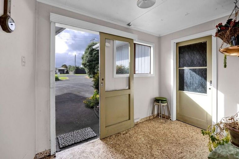 Photo of property in 84 Domett Street, Opunake, 4616