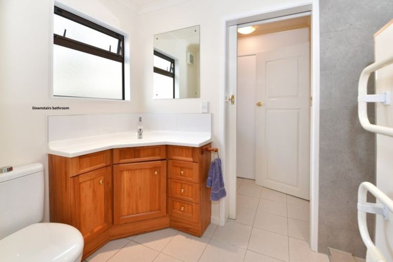 Photo of property in 19 Moffat Road, Red Beach, 0932