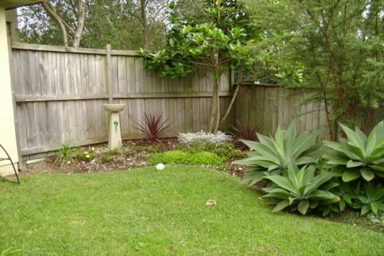 Photo of property in 11 Monkton Close, Greenhithe, Auckland, 0632