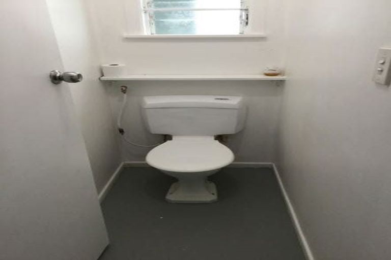 Photo of property in 54 Derwent Crescent, Titirangi, Auckland, 0604