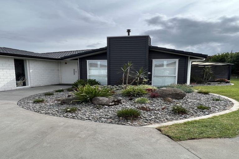 Photo of property in 12 Glen Wallace Road, Waipu, 0510