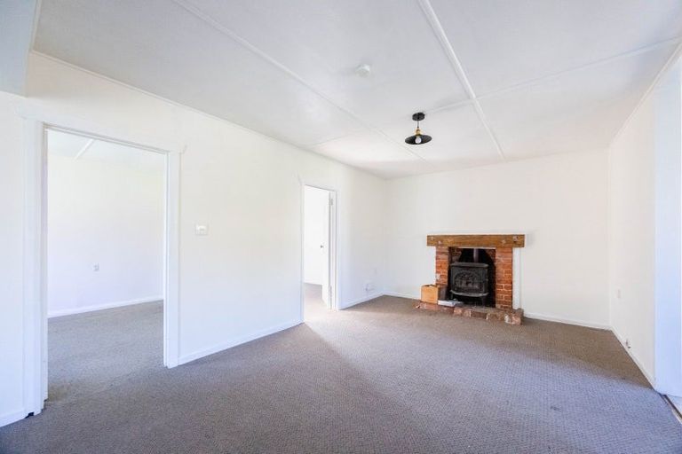 Photo of property in 21 Great North Road, Waipawa, 4210