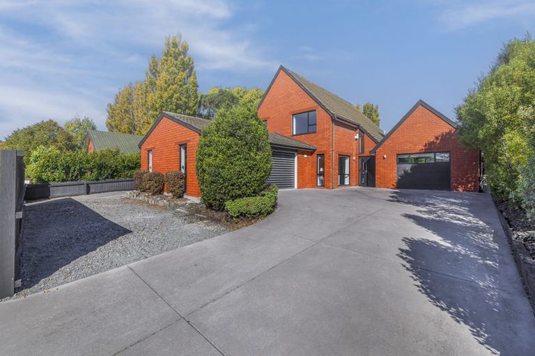 Photo of property in 17 Sayers Crescent, Ilam, Christchurch, 8041