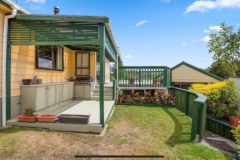 Photo of property in 15 Dickens Street, Owhata, Rotorua, 3010