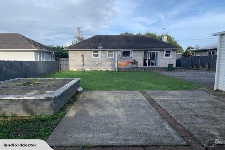 Photo of property in 18 Mcannalley Street, Manurewa East, Auckland, 2102