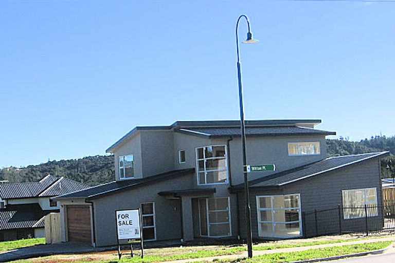 Photo of property in 17 Newbury Place, Schnapper Rock, Auckland, 0632