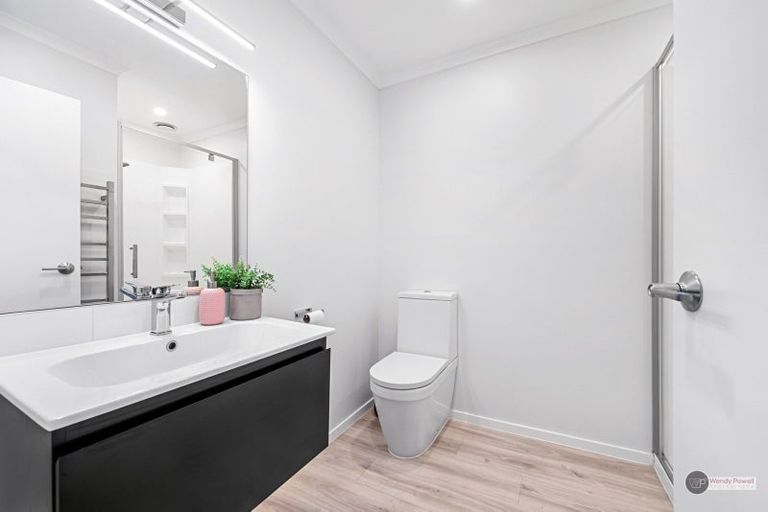 Photo of property in 4 Josland Lane, Wallaceville, Upper Hutt, 5018