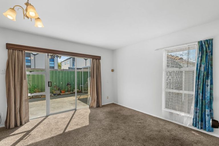 Photo of property in 2/674 Ferry Road, Woolston, Christchurch, 8023