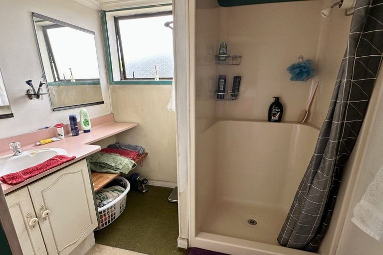 Photo of property in 240 Princes Street, Strathern, Invercargill, 9812