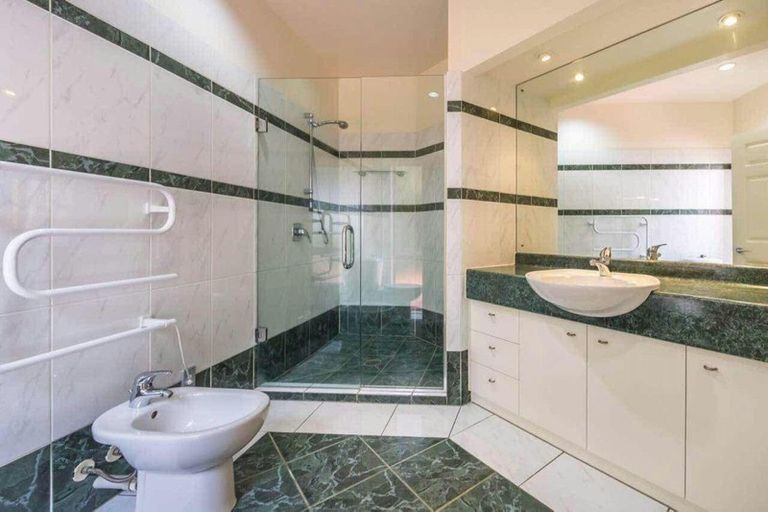 Photo of property in 24a Rock Isle Road, Torbay, Auckland, 0630