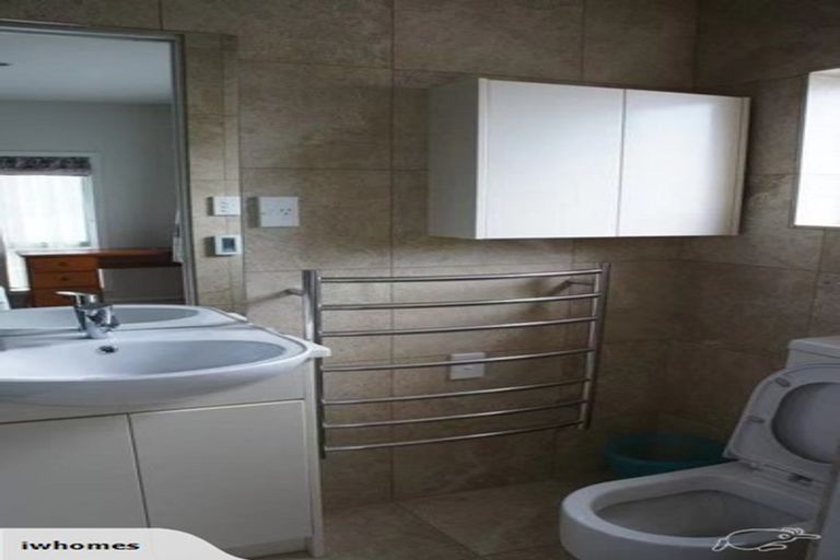 Photo of property in 86 Tiriwa Drive, Massey, Auckland, 0614