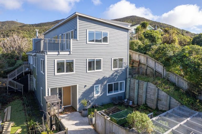 Photo of property in 77a Makara Road, Karori, Wellington, 6012