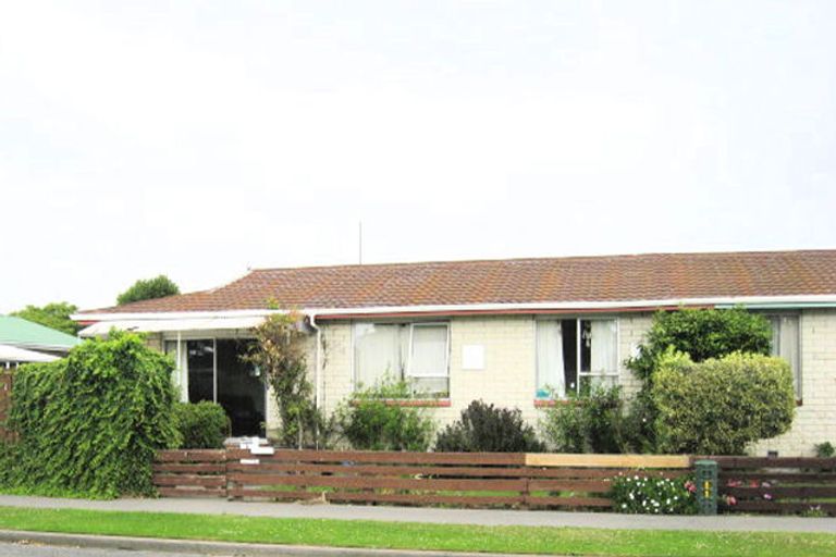 Photo of property in 2/2 Bayswater Crescent, Bromley, Christchurch, 8062